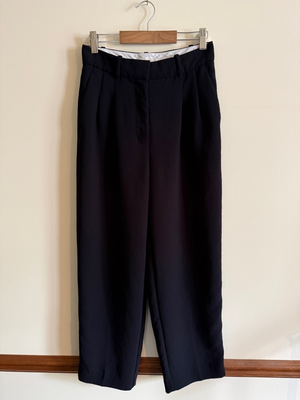 Aritzia Wilfred Carrot Pant size 2